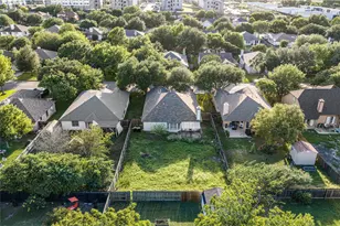 110 Estate Cove, Hutto, TX 78634 - Photo 25