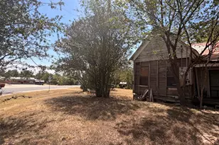 506 S Ave C, Elgin, TX 78621 - Photo 3