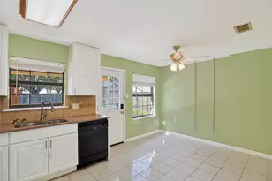 1308 Pendergrass St, Lockhart, TX 78644 - Photo 5