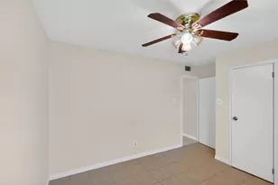 1308 Pendergrass St, Lockhart, TX 78644 - Photo 9