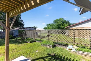 1308 Pendergrass St, Lockhart, TX 78644 - Photo 11