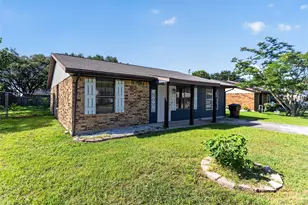 1308 Pendergrass St, Lockhart, TX 78644 - Photo 1