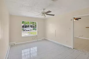 1308 Pendergrass St, Lockhart, TX 78644 - Photo 3