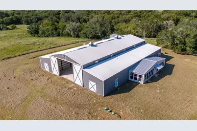 6417 County Road 240, Waelder, TX 78959 - Photo 3