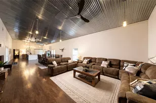 6417 Co Rd 240, Waelder, TX 78959 - Photo 17