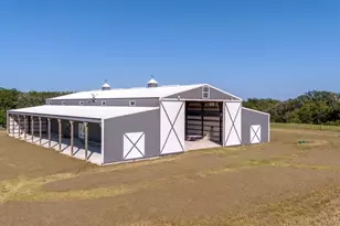6417 Co Rd 240, Waelder, TX 78959 - Photo 5