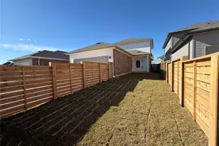 104 Maple Hedge Rd, Hutto, TX 78634 - Photo 9