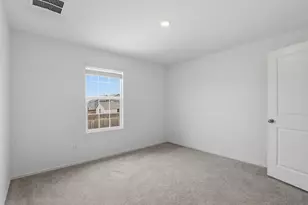 908 Rancho Del Cielo Loop, Jarrell, TX 76537 - Photo 15