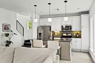 1213 Eleanor St, Austin, TX 78721 - Photo 11