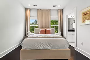 1213 Eleanor St, Austin, TX 78721 - Photo 21