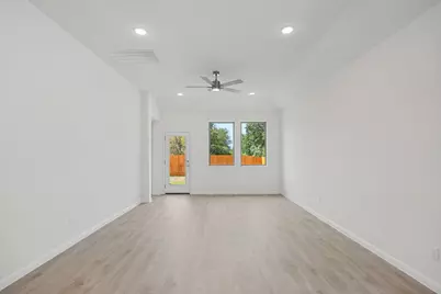 170 Hornet Street, Elgin, TX 78621 - Photo 27