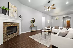 305 Miracle Rose Way, Liberty Hill, TX 78642 - Photo 11