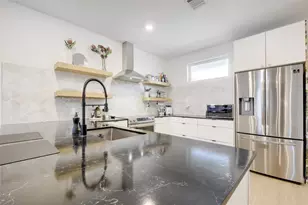 2709 E 5th St, Austin, TX 78702 - Photo 5