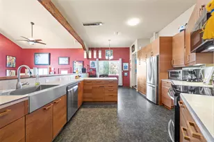 310 Eagles Nest Dr, Wimberley, TX 78676 - Photo 17