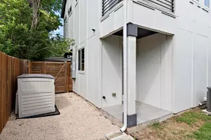 911 Stobaugh St, Austin, TX 78757 - Photo 25