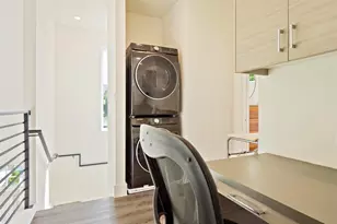 911 Stobaugh St, Austin, TX 78757 - Photo 21