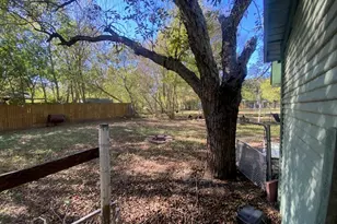 523 S Rio Grande St, Lockhart, TX 78644 - Photo 15