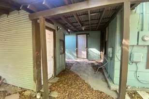 523 S Rio Grande St, Lockhart, TX 78644 - Photo 13