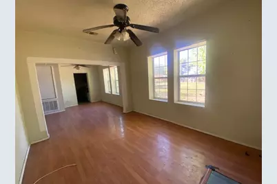 523 S Rio Grande Street, Lockhart, TX 78644 - Photo 5