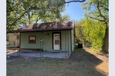 523 S Rio Grande Street, Lockhart, TX 78644 - Photo 3