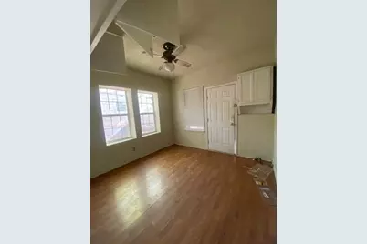 523 S Rio Grande Street, Lockhart, TX 78644 - Photo 9