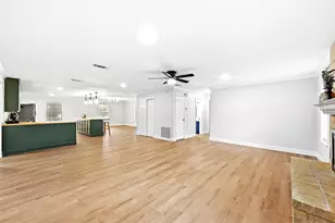 295 Oak Creek Cir, Luling, TX 78648 - Photo 5