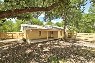 295 Oak Creek Cir, Luling, TX 78648 - Photo 25