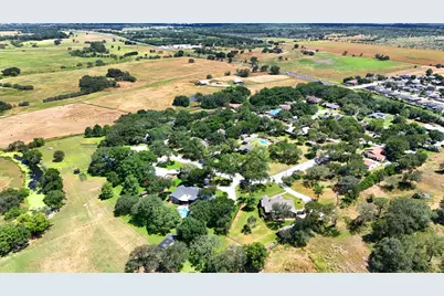 295 Oak Creek Circle, Luling, TX 78648 - Photo 31