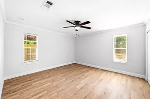295 Oak Creek Cir, Luling, TX 78648 - Photo 17