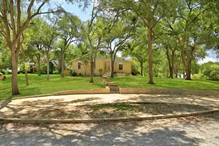 295 Oak Creek Cir, Luling, TX 78648 - Photo 37