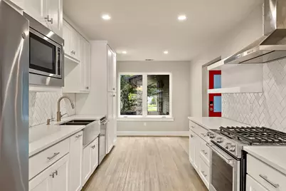 8910 Mount Bartlett Drive, Austin, TX 78759 - Photo 13