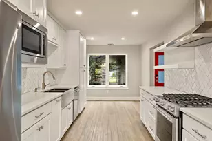 8910 Mt Bartlett Dr, Austin, TX 78759 - Photo 13