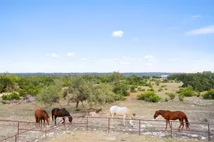 561 Broken Bit Trl, Dripping Springs, TX 78620 - Photo 33