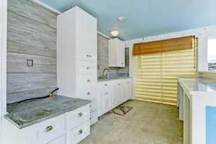 16525 Jamaica Cove Rd, Jamaica Beach, TX 77554 - Photo 23