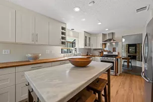 4001 Burr Oak Ln, Austin, TX 78727 - Photo 9
