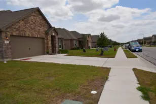 1187 Amy Dr, Kyle, TX 78640 - Photo 7