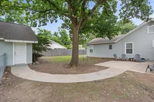 1607 N Harding Ave, Cameron, TX 76520 - Photo 31