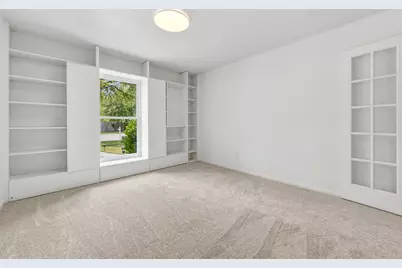 402 S Lake Creek Drive, Round Rock, TX 78681 - Photo 13