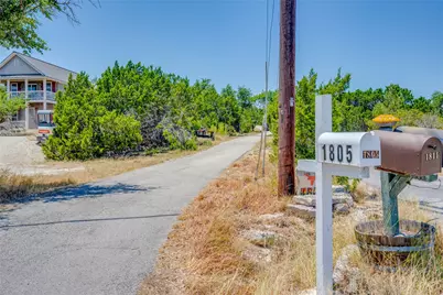 1805 Spring Valley Drive, Dripping Springs, TX 78620 - Photo 35