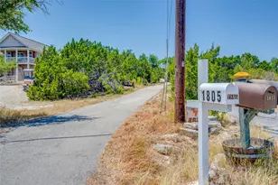 1805 Spring Valley Dr, Dripping Springs, TX 78620 - Photo 35