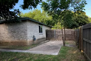10806 Humington Dr, Austin, TX 78758 - Photo 13