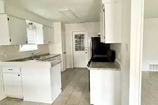 10806 Humington Dr, Austin, TX 78758 - Photo 5