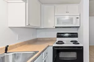 2500 Burleson Rd, Austin, TX 78741 - Photo 9