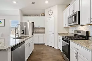 289 Arroyo Sweetwood Cir, Kyle, TX 78640 - Photo 15