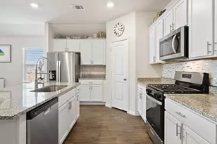 289 Arroyo Sweetwood Cir, Kyle, TX 78640 - Photo 15