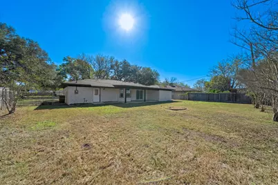 1313 Redbud Trail, Lockhart, TX 78644 - Photo 17