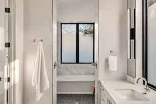 208 El Paso St, Austin, TX 78704 - Photo 17