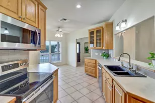 203 Dunkeld Dr, Spicewood, TX 78669 - Photo 15