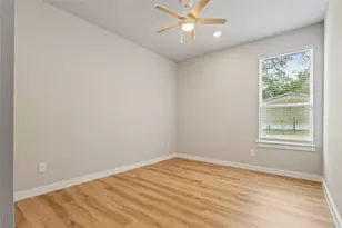 240 Shadow Oak Dr, Bastrop, TX 78602 - Photo 19