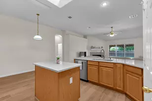 506 Carol Dr, Hutto, TX 78634 - Photo 11